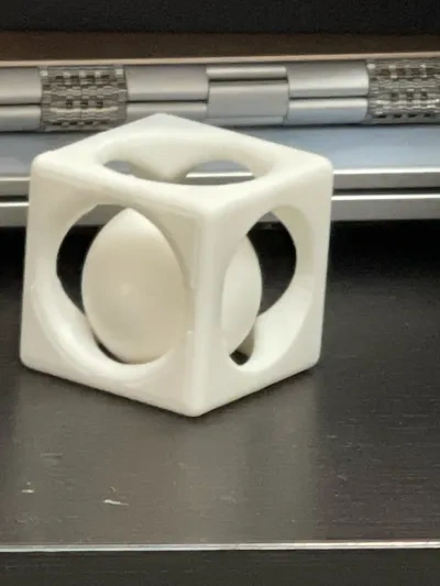 笼中不可能的球(解压玩具)- 一体打印 来自 Gjörk MakerWorld:免费下载 3D 模型