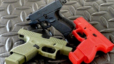 小型道具手枪，可升级的滑套和枪管