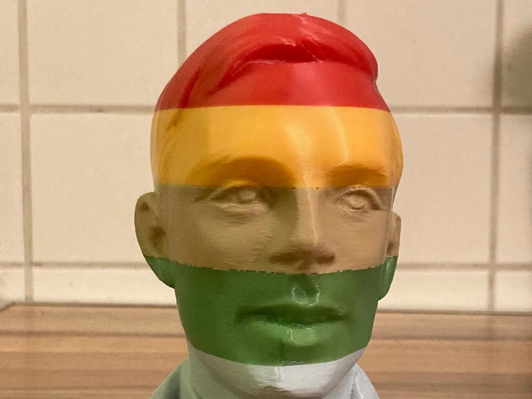 艾伦·图灵雕像——无需AMS！ 来自 us3r_420 MakerWorld：免费下载 3D 模型