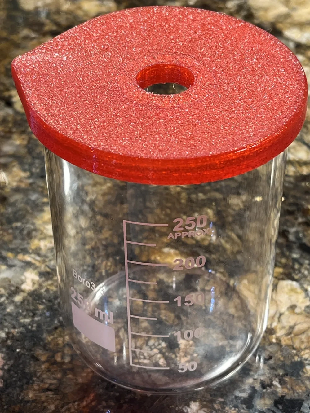 用于50-1000毫升烧杯的TPU烧杯盖,带孔 来自 Brighton3D Forge MakerWorld:免费下载 3D 模型