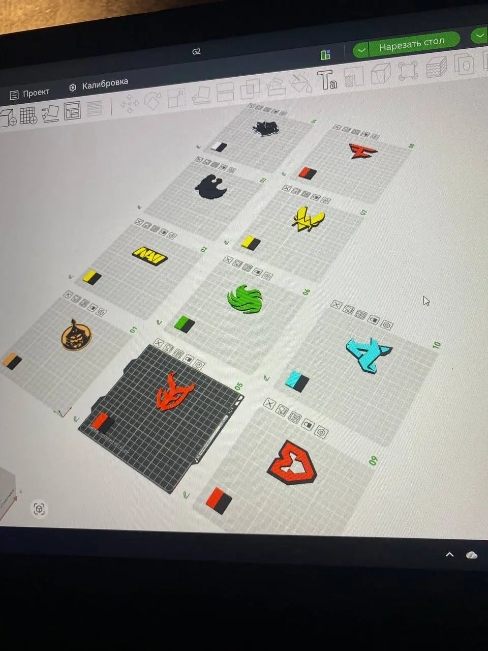 钥匙扣 — 3D打印的 CS2 团队徽标 来自 Yastrub MakerWorld：免费下载 3D 模型