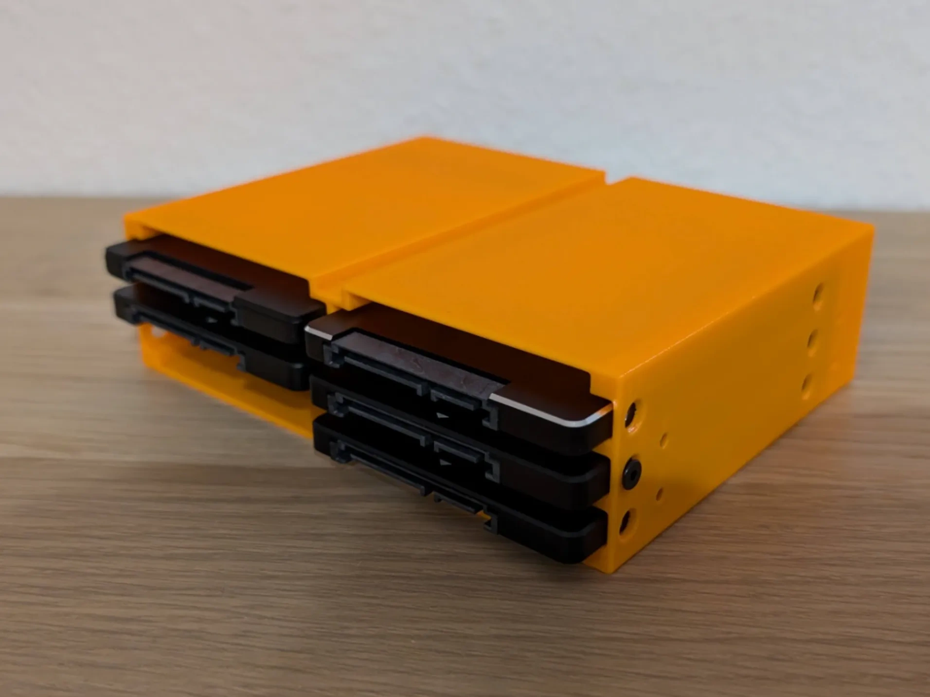 5 25 Disk Drive Bay To 6x 2 5 SSD Adapter Chrisax212 MakerWorld 5-25-disk-drive-bay-to-6x-2-5-ssd-adapter-chrisax212-makerworld