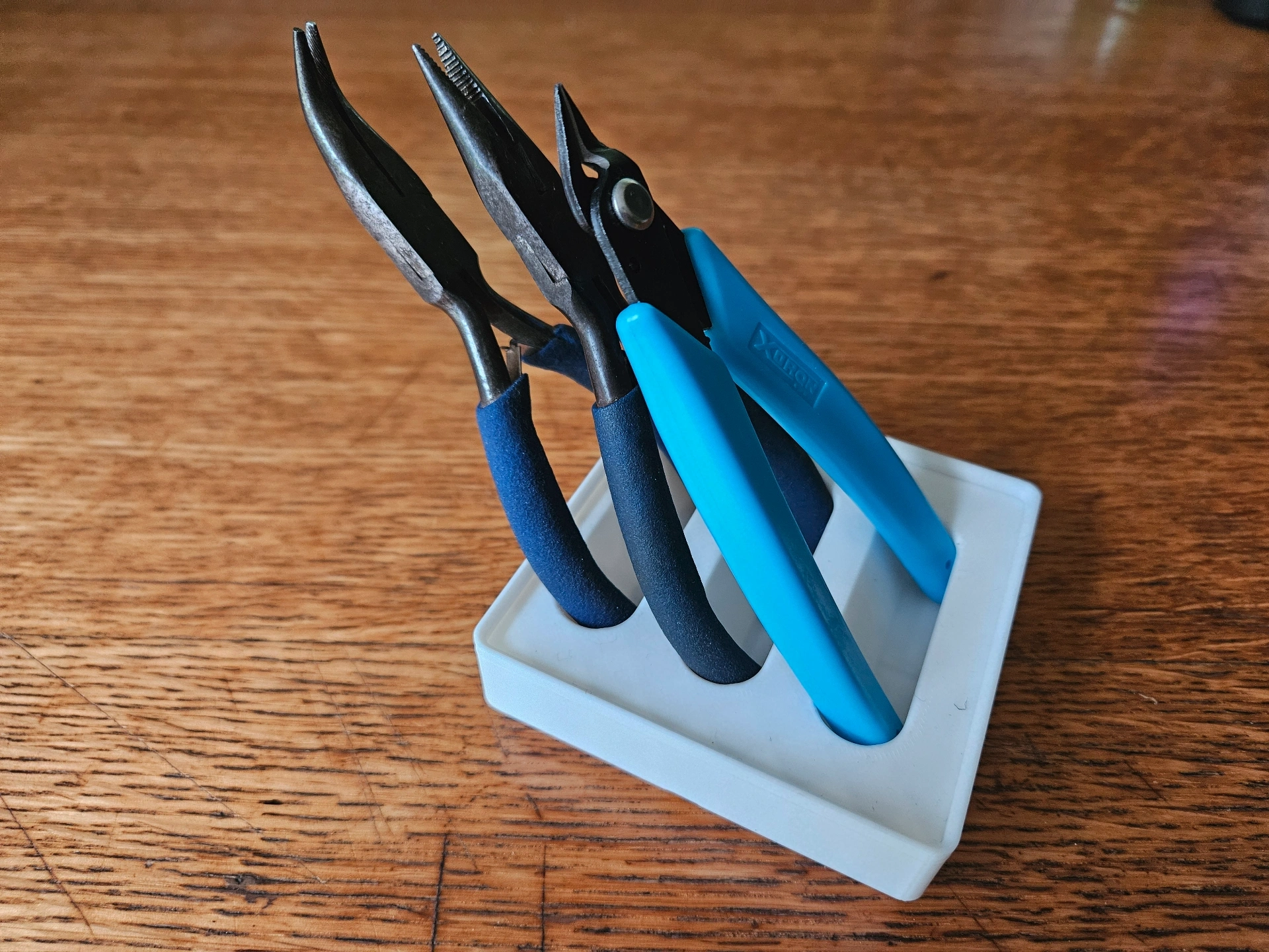 Gridfinity cutters and pliers tray 来自 Grebby - MakerWorld