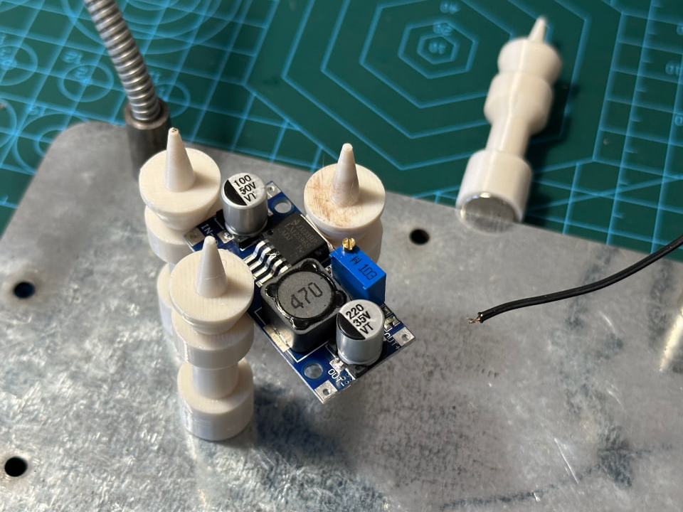 PCB 固定器/夹具 简单打印/使用 来自 酱王 - MakerWorld