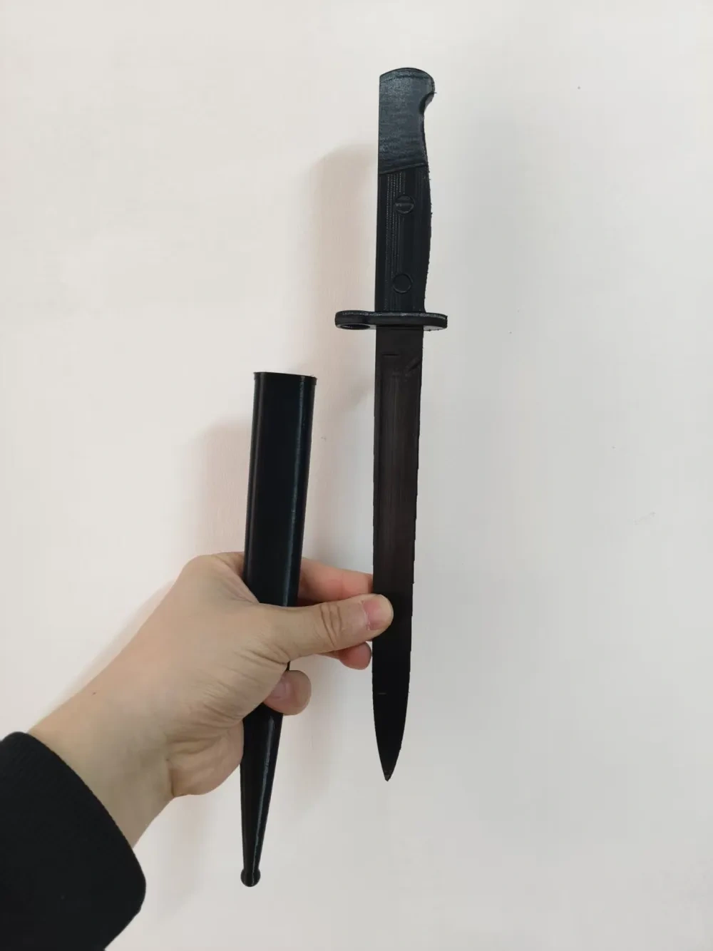 刺刀,带刀鞘 - 免费 3D 打印模型 - MakerWorld