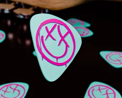 Blink-182吉他拾取器3D徽标
