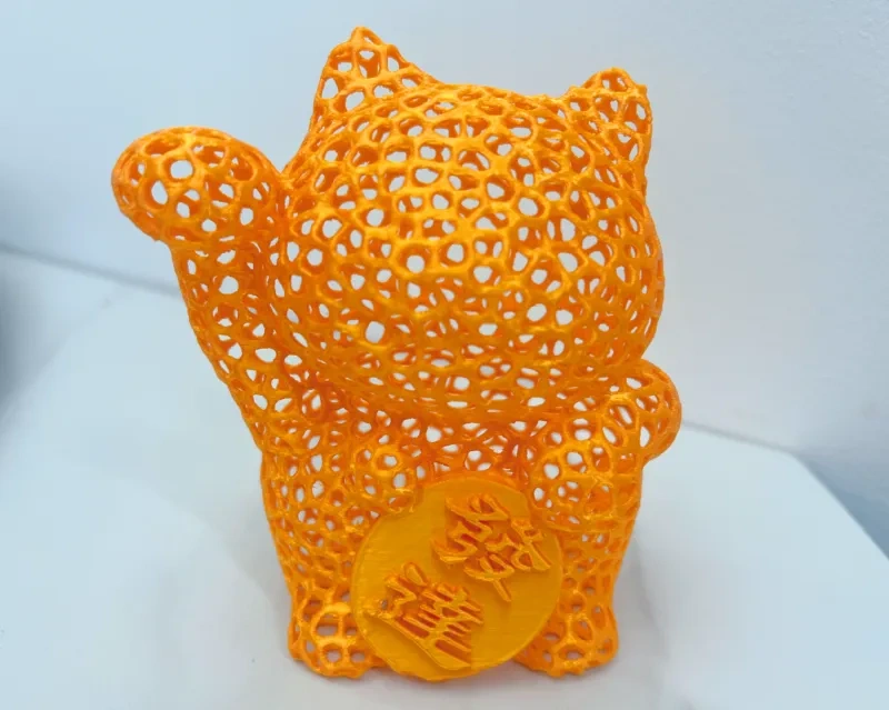 镂空的发达猫