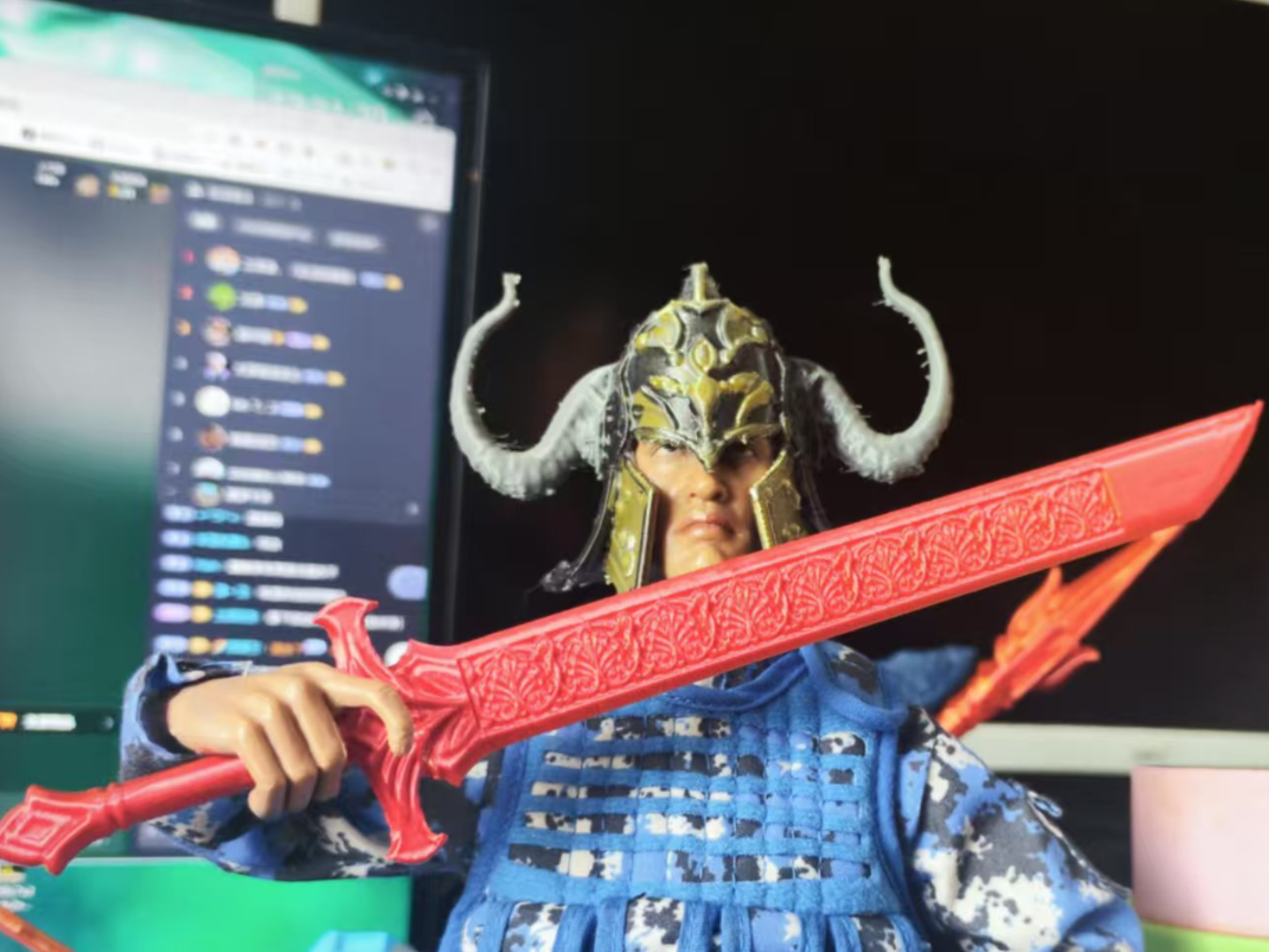 1:6兵人道具-雕纹单刃剑 来自 pandabear MakerWorld:免费下载 3D 模型