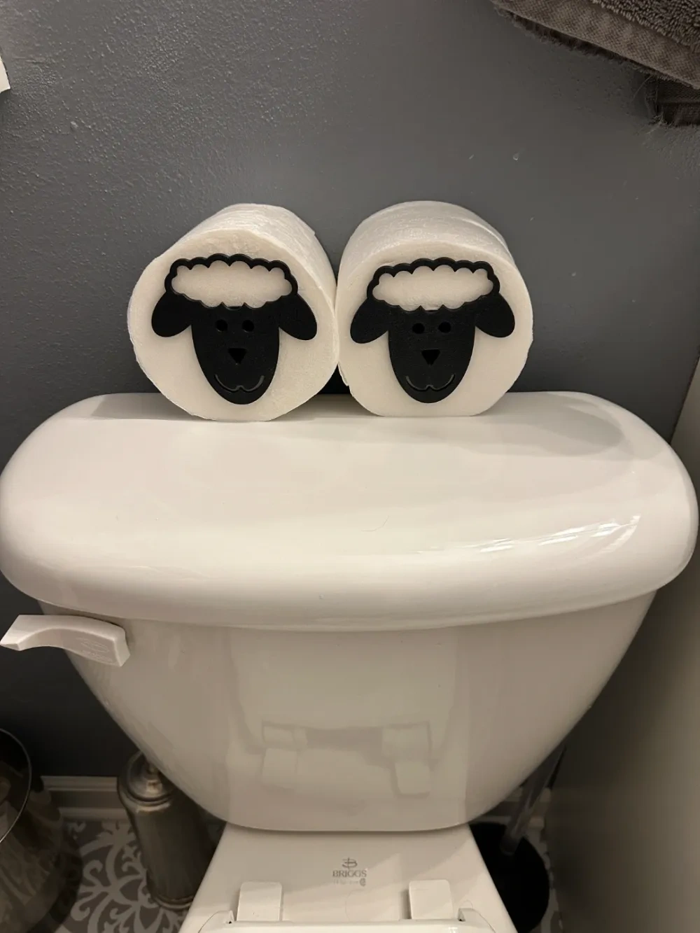 Toilet Paper Roll Insert Sheep Face 1.75" Diam 来自 The Gooser MakerWorld