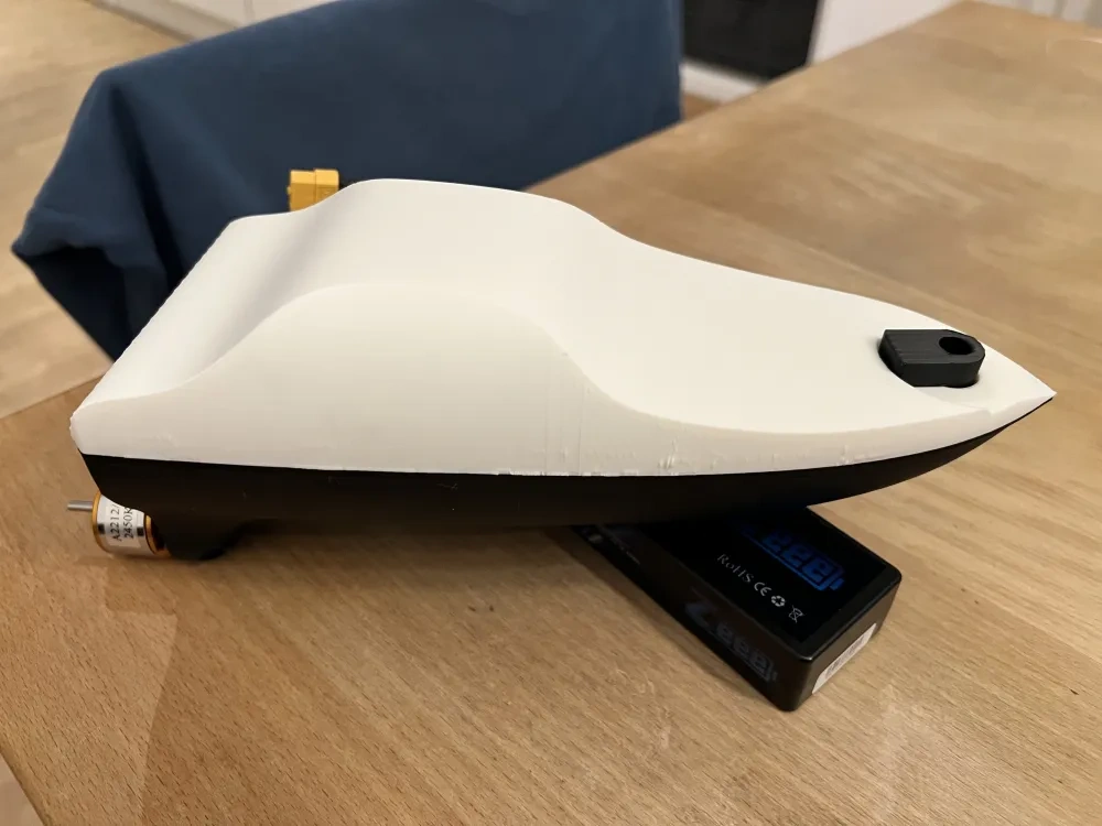 RC 赛艇 来自 Mr Printer MakerWorld：免费下载 3D 模型