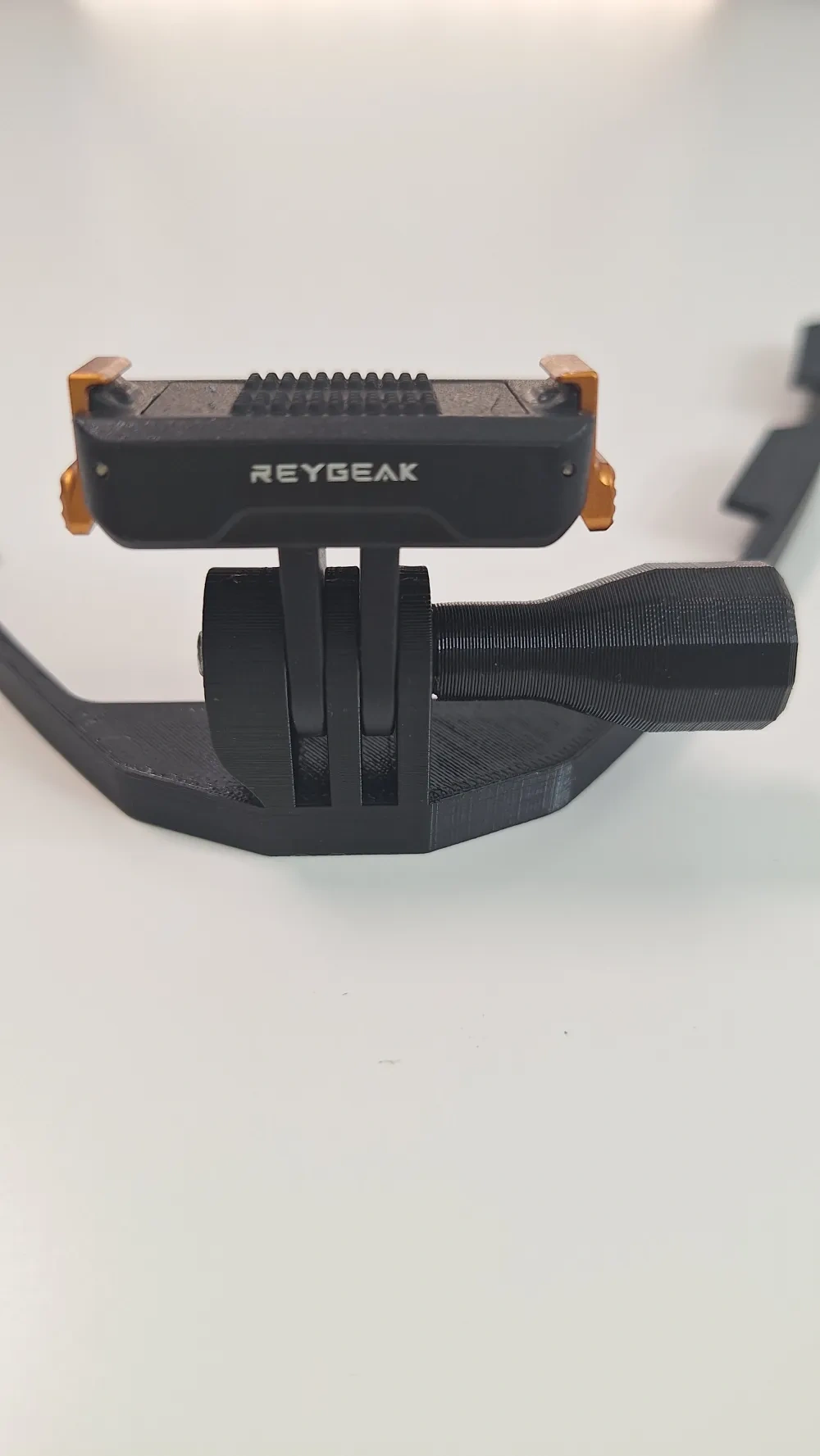 运动相机支架 斯柯达明锐 来自 RonnyG3D MakerWorld：免费下载 3D 模型