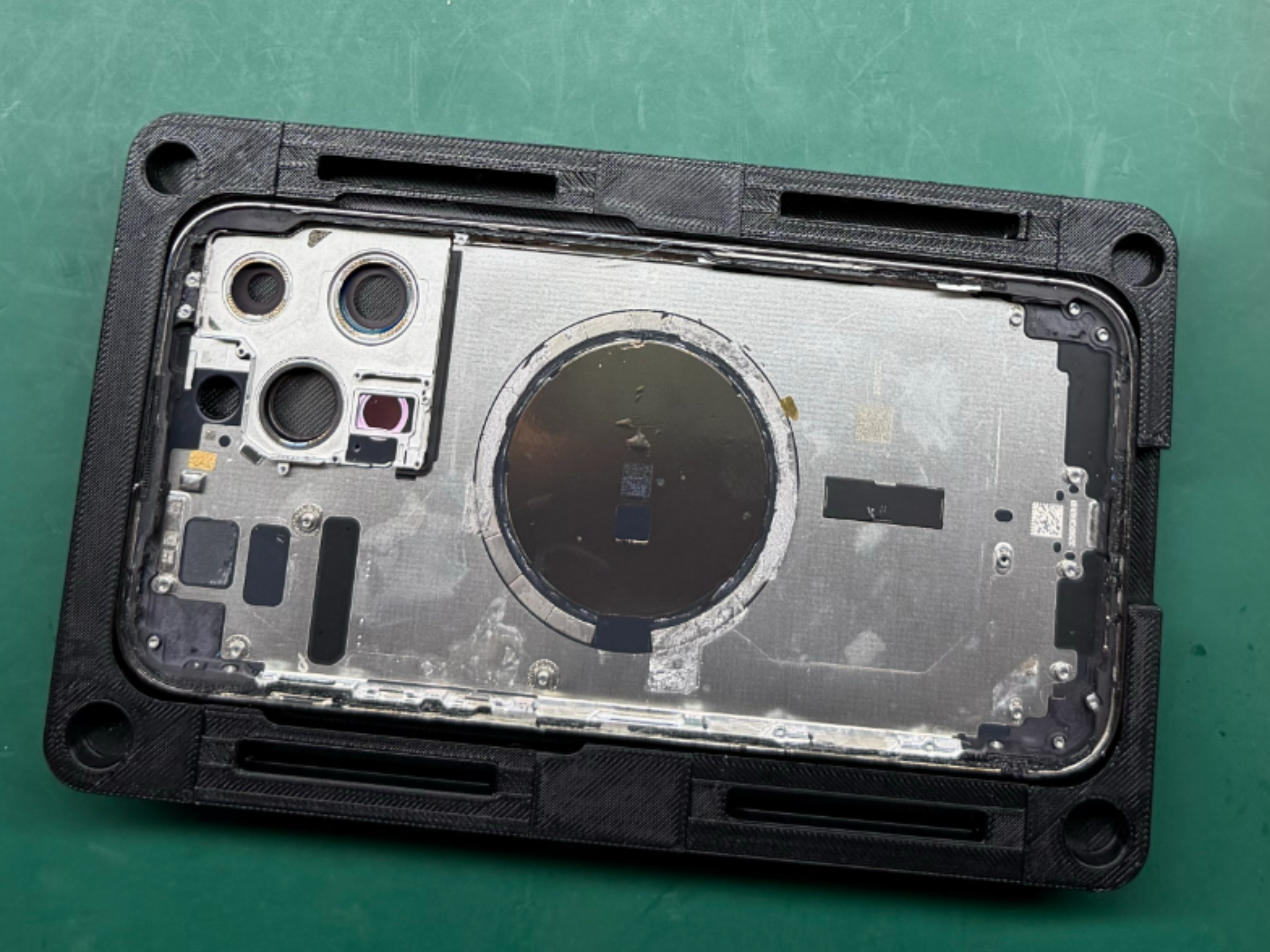 iPhone 14-17Pro Max维修治具模具保压模具