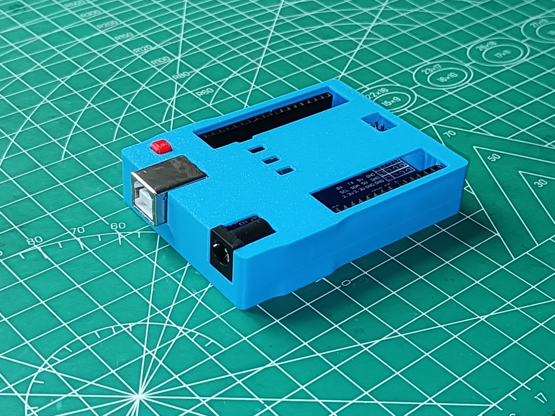 Arduino UNO 保护壳 来自 无名的星光MakerWorld:免费下载 3D 模型