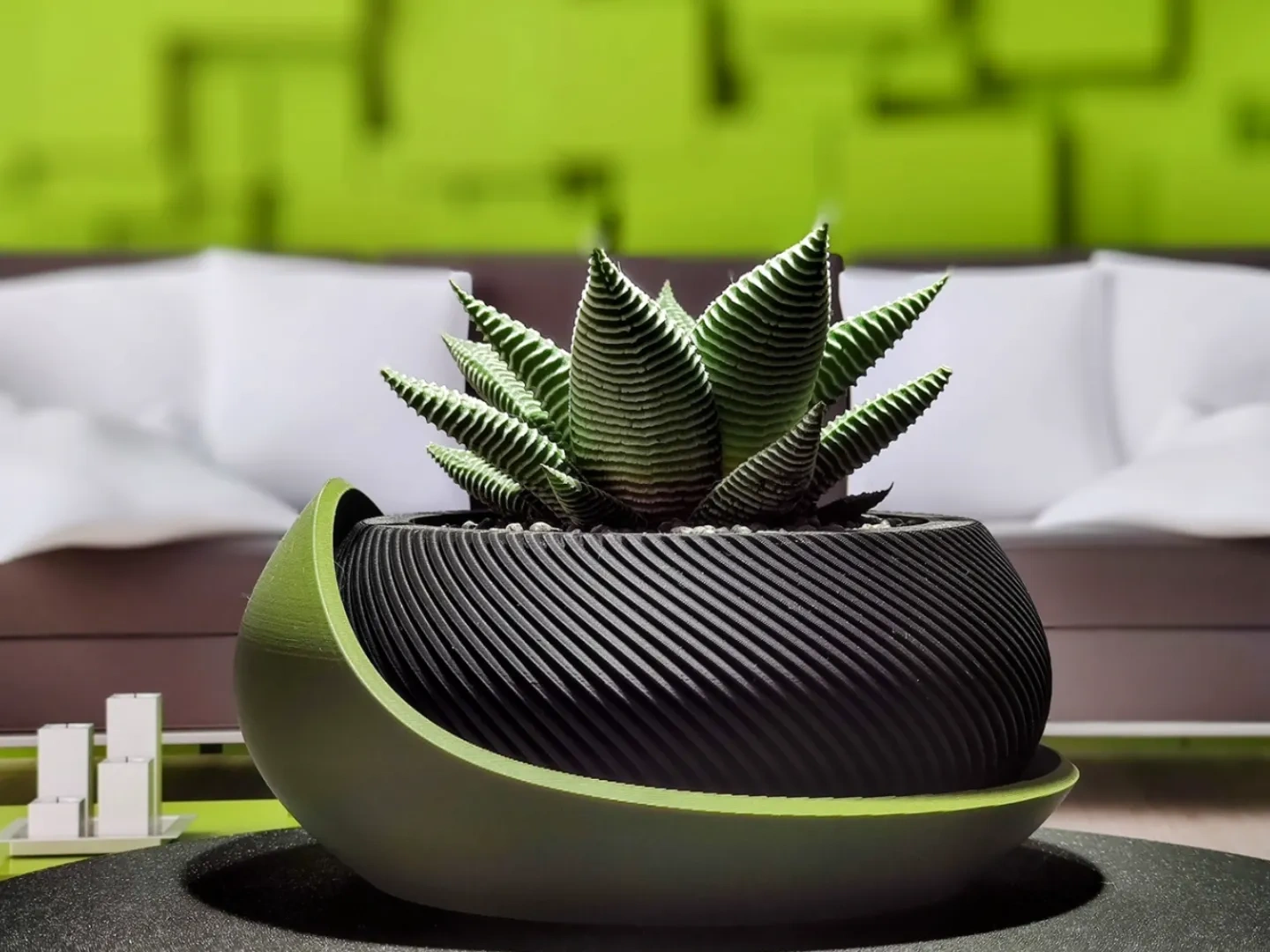 Modern Twisted Fine Ribbed Pot with Saucer 来自 tadad1 - MakerWorld