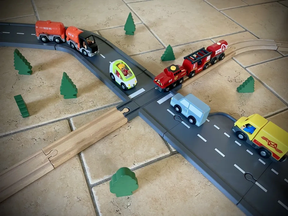 铁路道口道路套装 - 兼容Brio和Siku 来自 CreatorPaul MakerWorld：免费下载 3D 模型