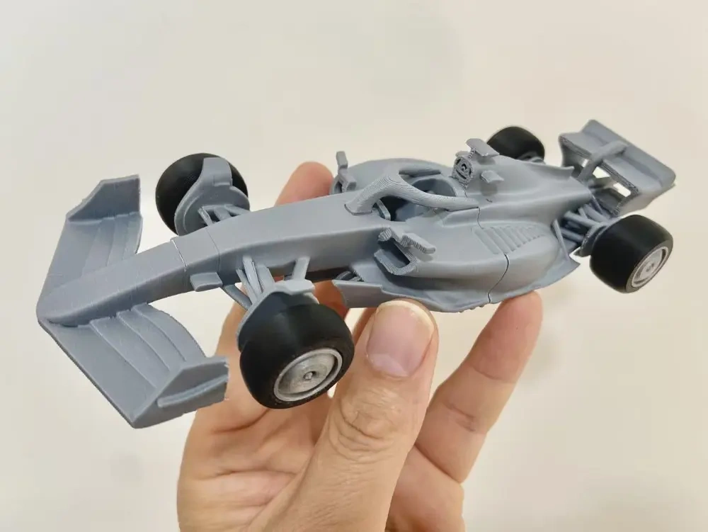 【APX GP】电影《F1:狂飙飞车》布拉德・皮特座驾 APXGP赛车 桑尼7号 组装/轮胎可动 - 免费 3D 打印模型 - MakerWorld