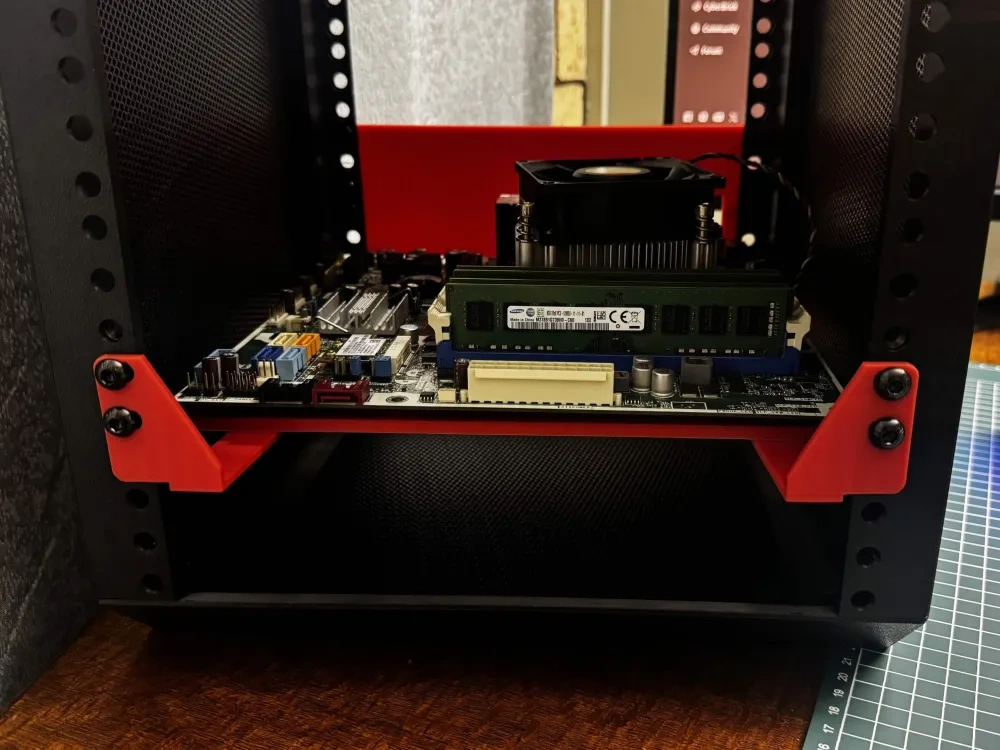 Lab Rax 标准 244x244 mATX 支架 - 免费 3D 打印模型 - MakerWorld
