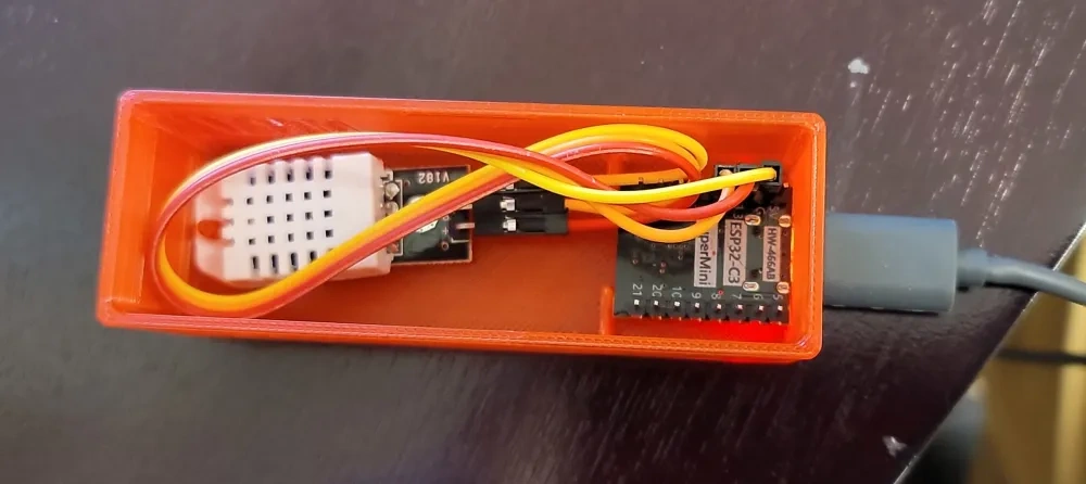 ESP32 C3 Super Mini 带排针 + DHT22 传感器外壳 - 免费 3D 打印模型 - MakerWorld