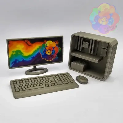 带有滑动侧板、显示器、键盘和鼠标的微型个人电脑