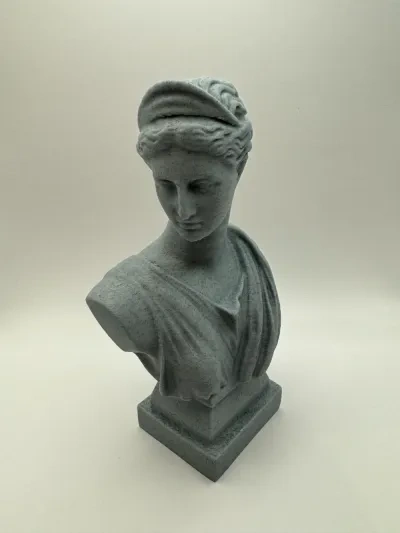 女性大理石雕塑