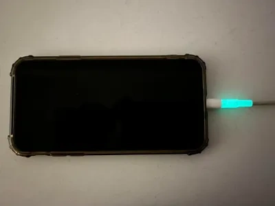 发光的iPhone闪电充电线保护套
