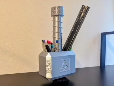 雷神之锤（mjolnir）铅笔盒作为你的桌面配件