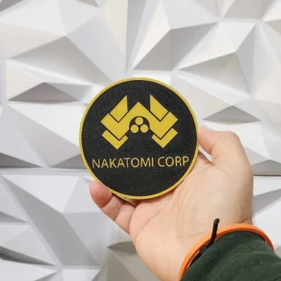 Die Hard Nakatomi 杯垫和墙艺术品