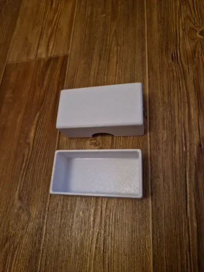 适用于DIY项目的小型简易卡扣盒