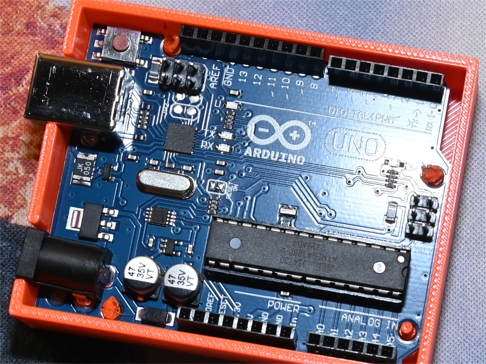 Arduino UNO R3免螺钉外壳 来自 user_2685290945MakerWorld:免费下载 3D 模型