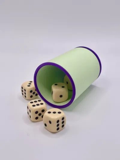 骰子杯（用于双陆棋、5点骰或其他游戏）