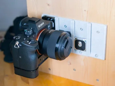 Arca-Swiss墙面支架，适用于相机、支板或其他配件。