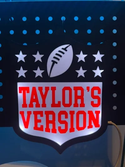 泰勒的版本NFL V形光箱