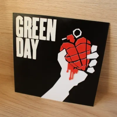 Green Day - 美国白痴专辑封面艺术