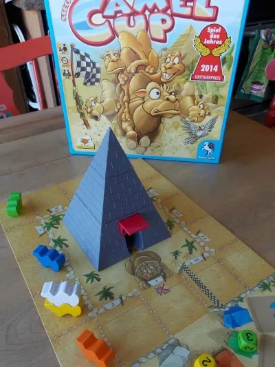 骰子塔（金字塔）适用于骆驼大赛棋盘游戏