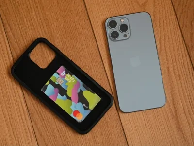 iPhone 13 Pro Max TPU材质保护套+信用卡槽