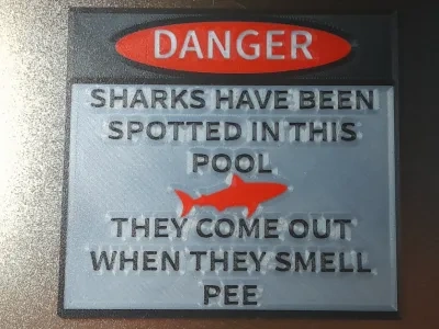 鲨鱼泳池标牌