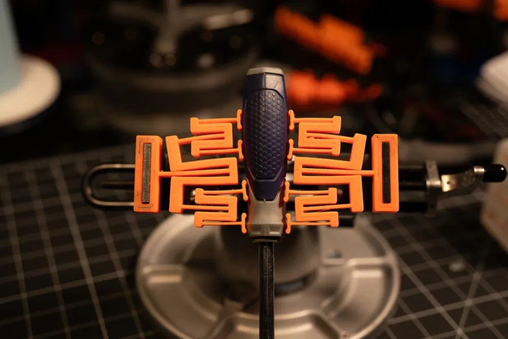 弯曲分形虎钳夹嘴 来自 BubsBuilds - MakerWorld