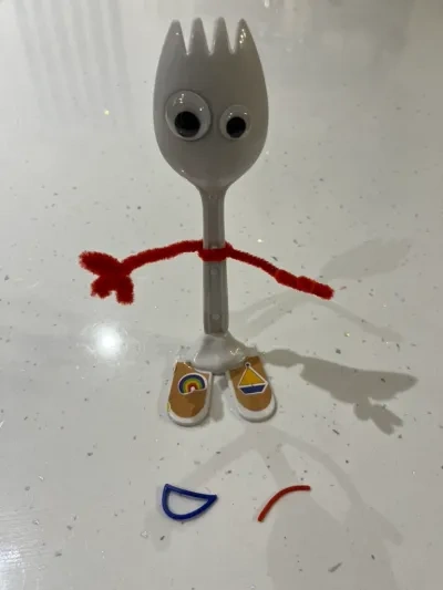 玩具总动员 Forky 玩具的眉毛和嘴巴