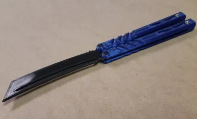 特技翻转改进的Tanto Balisong