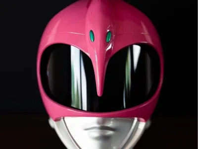 粉红色战斗机器人角色扮演头盔