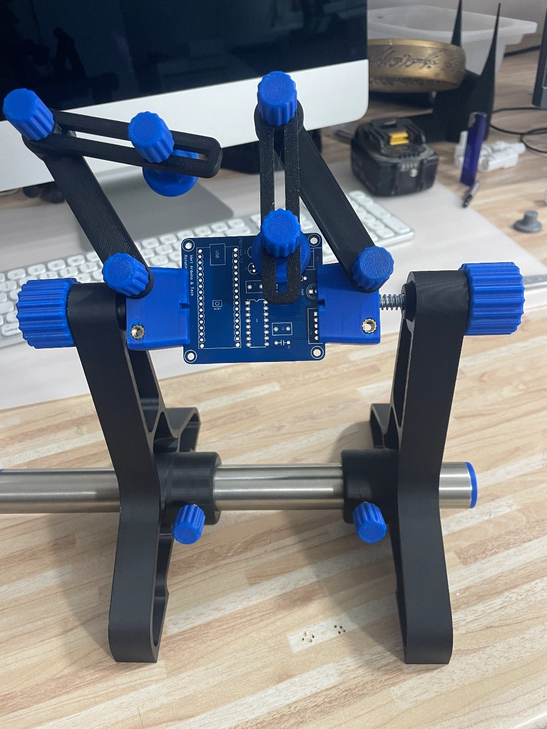 带磁性的PCB支架 来自 3DTP - MakerWorld
