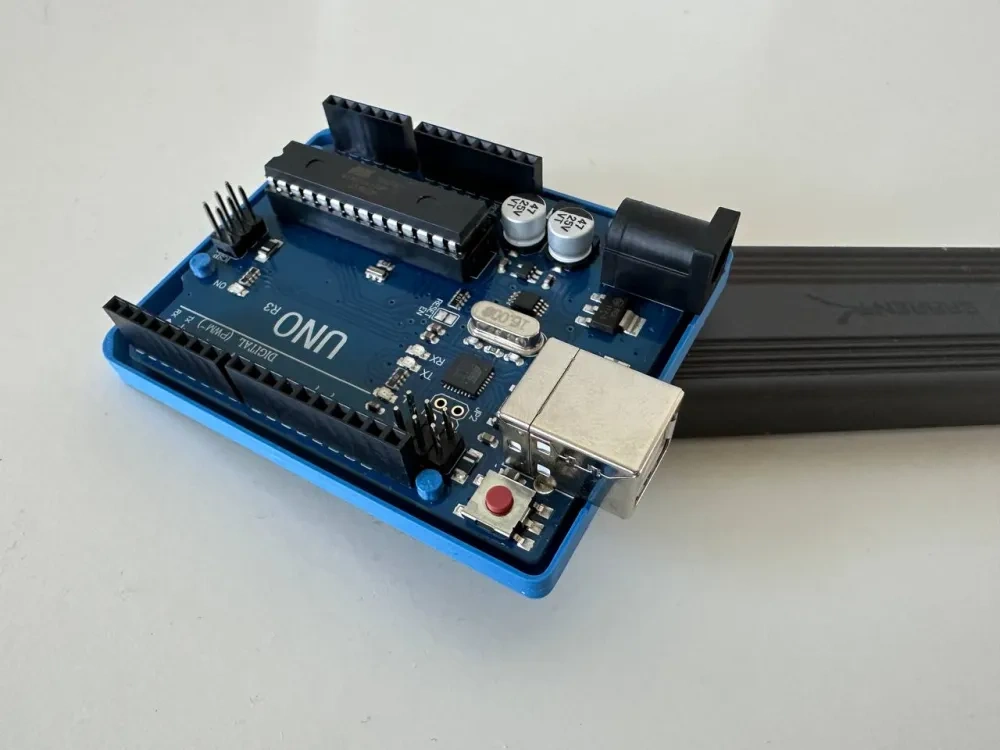 Arduino UNO R3 板子垫 - 免费 3D 打印模型 - MakerWorld