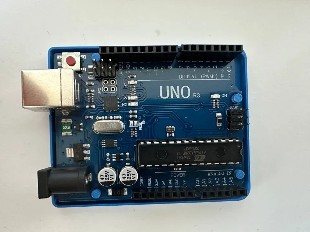 Arduino UNO R3 板子垫 - 免费 3D 打印模型 - MakerWorld