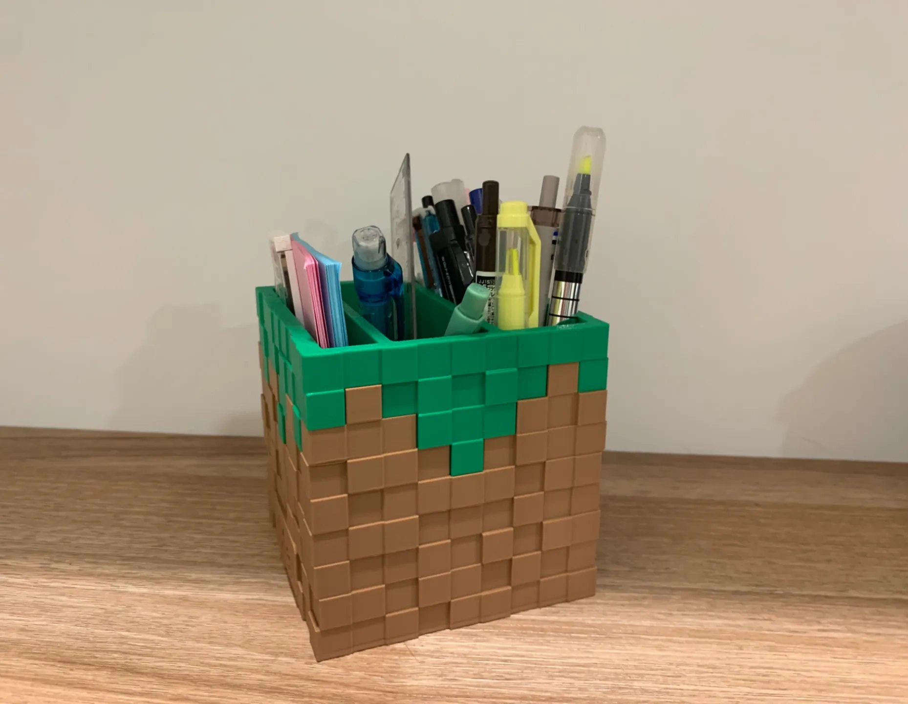 Minecraft 绿色草块笔筒 来自 user_363915325 - MakerWorld