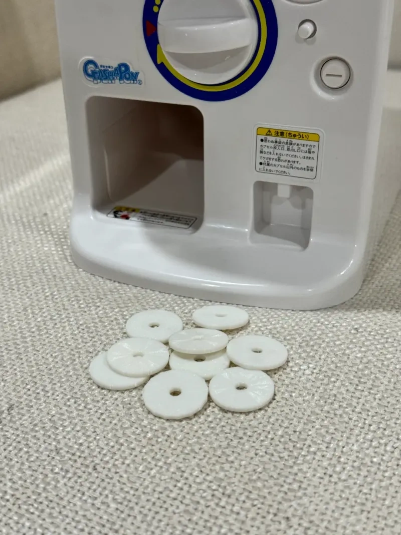 扭蛋机来自超不开心的筋肉人MakerWorld：免费下载3D 模型