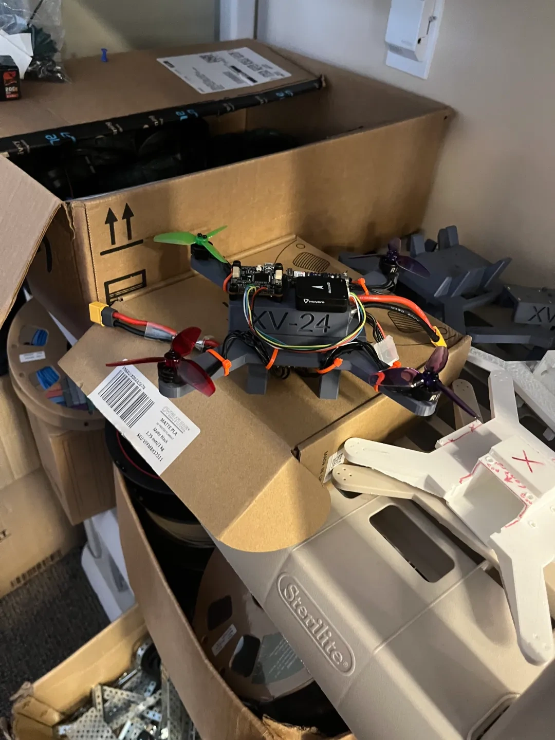 XV群集无线网络Arduino四旋翼无人机 来自 Bjorn Roberts - MakerWorld