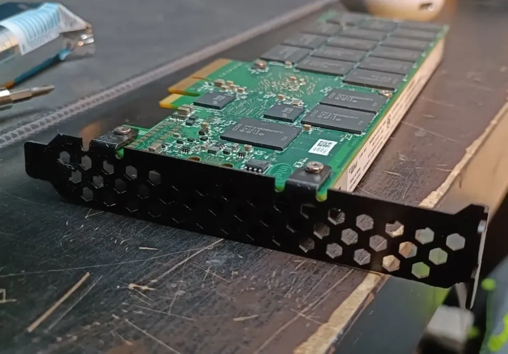PCIe 全高支架 六角形图案 - 免费 3D 打印模型 - MakerWorld