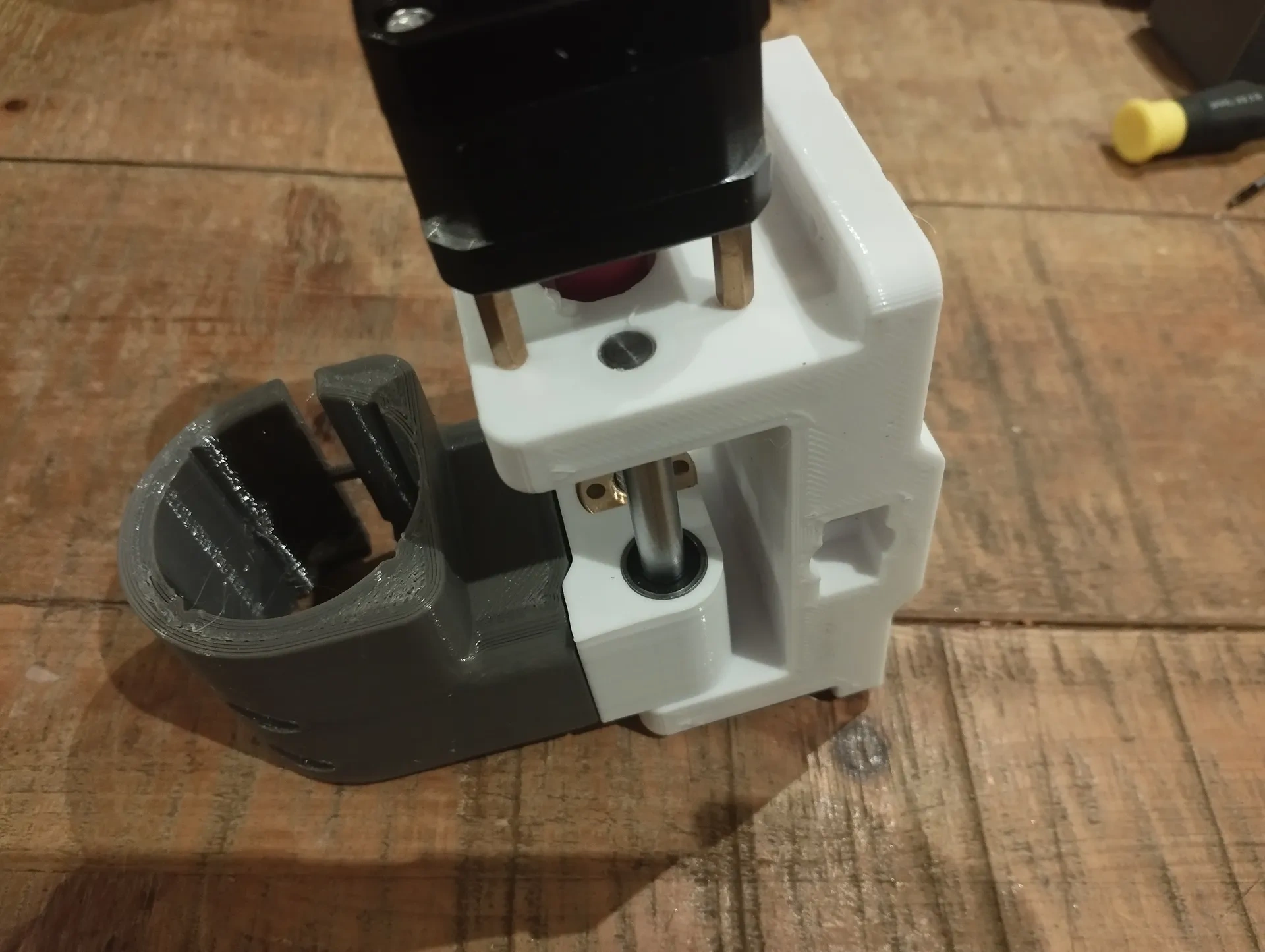 Linear rail mount for Z axis CNC 3018 来自 GregFrison - MakerWorld