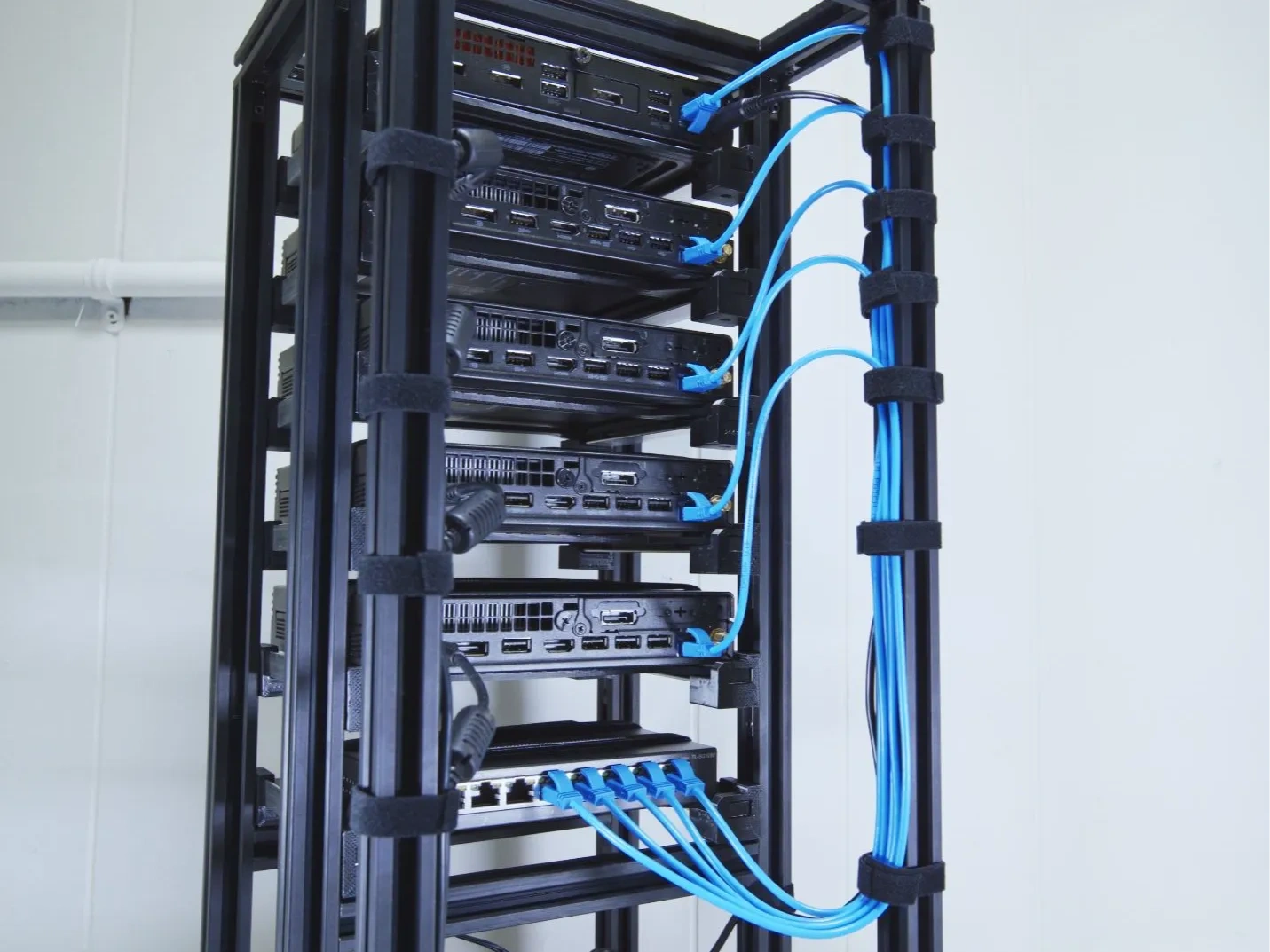Mini PC Sever Rack 来自 MatthewAlton - MakerWorld