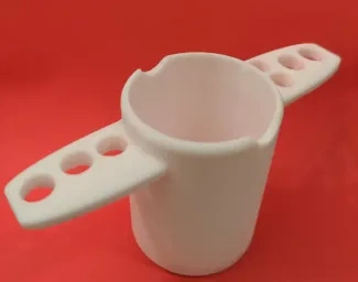 用于绘画的水杯和笔架